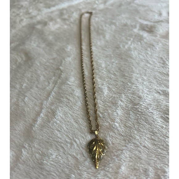 Vintage leaf with silver sparkles Necklace - Picture 1 of 4